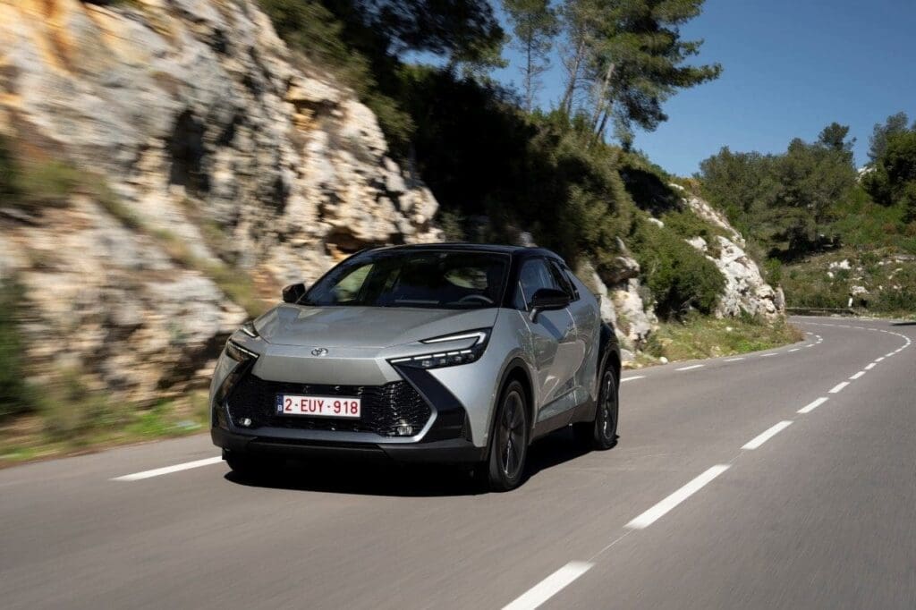 Toyota c-hr plug-in wersja Comfort Plus cennik