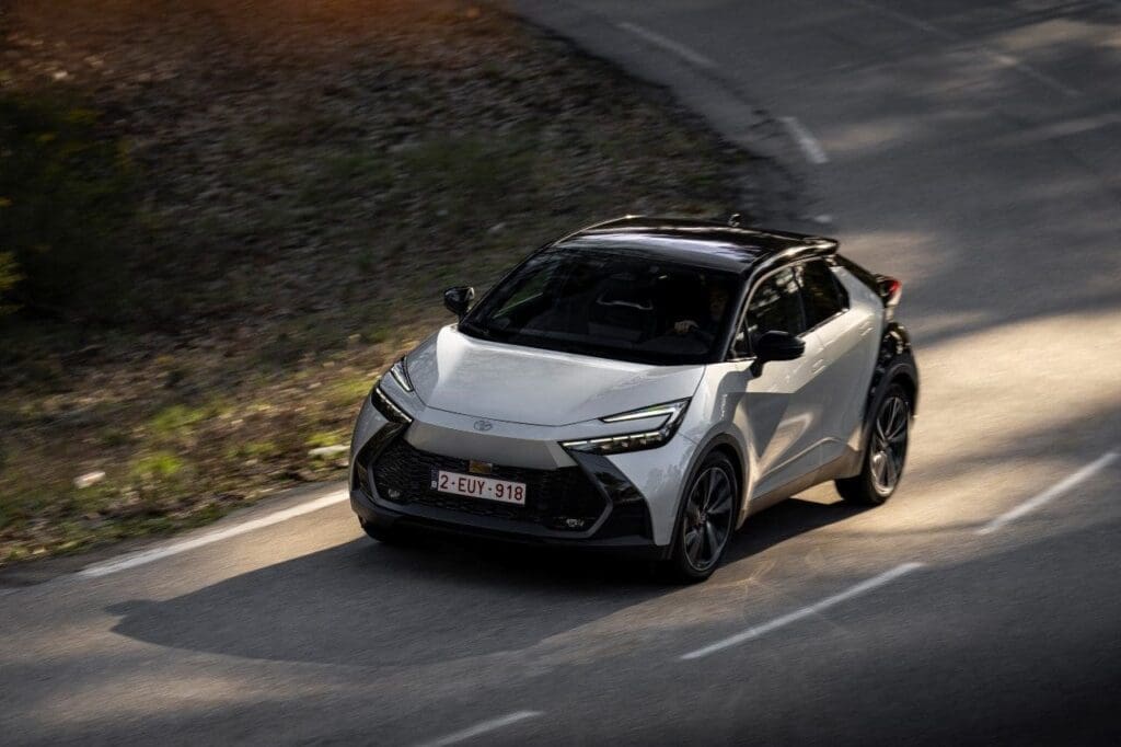 Toyota c-hr plug-in wersja Comfort Plus cennik