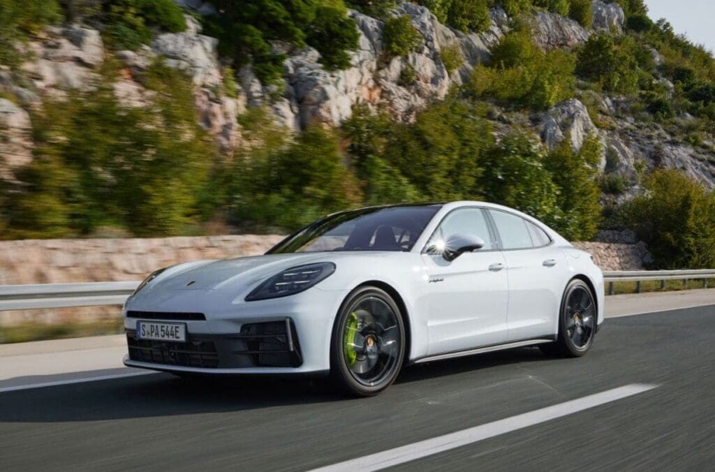 porsche panamera 4 E-Hybrid 2024