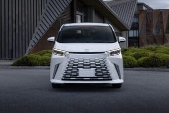 Komfortowy Lexus LM 2025