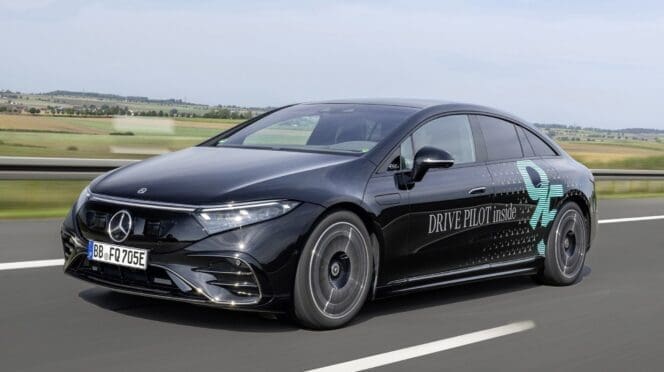 Mercedes z funkcją jazdy automatycznej