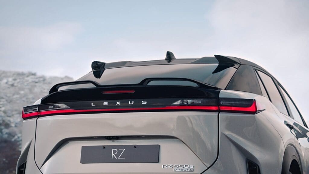 nowe elektryczne Lexusy