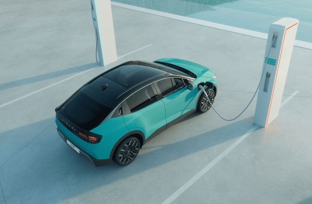 Elektryczny Nissan Leaf 2025