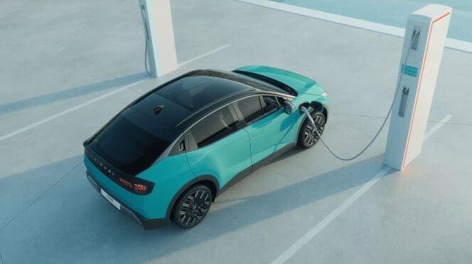 Elektryczny Nissan Leaf 2025