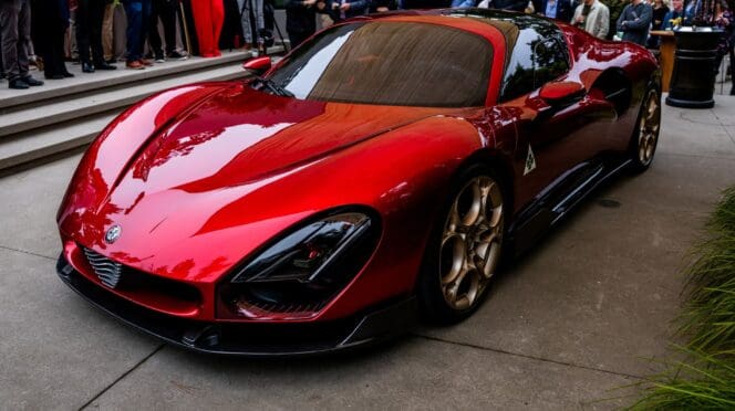 kolekcjonerski model Alfa Romeo 33 Stradale