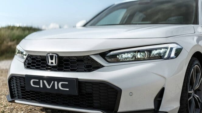 Nowa Honda Civic eHEV 2025