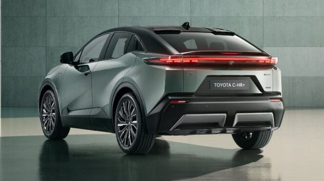nowa Toyota C-HR+ 2025