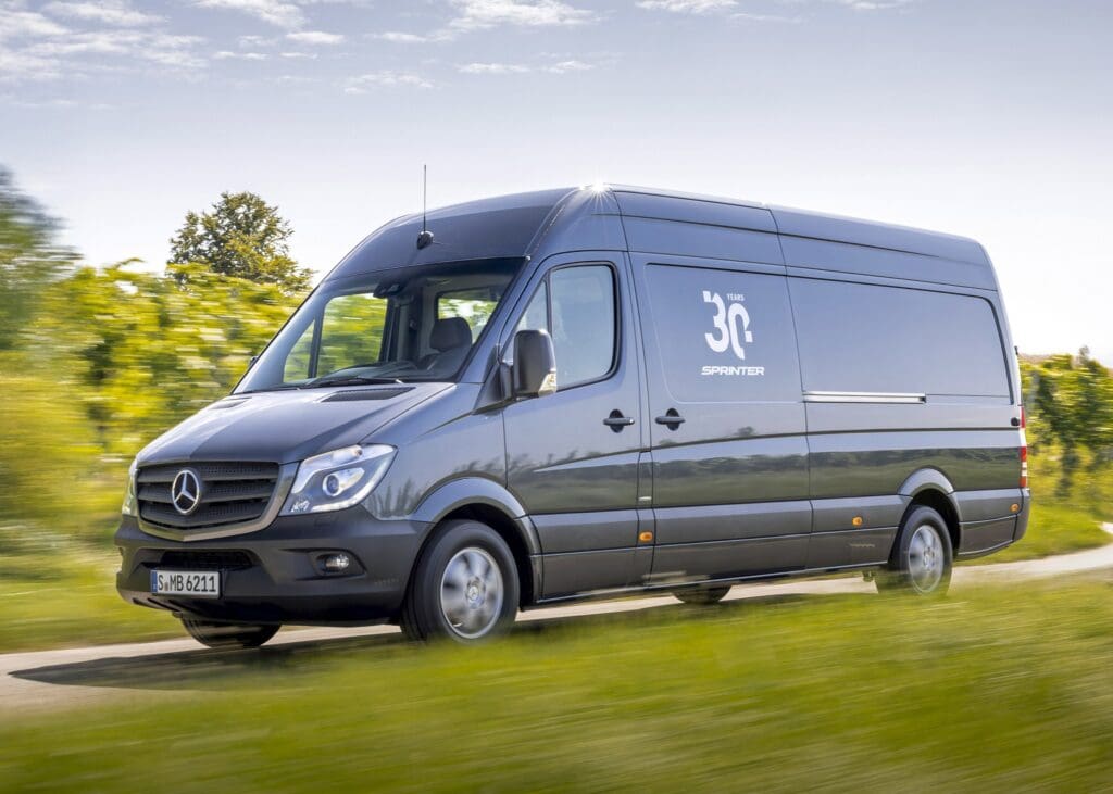 Mercedes Sprinter ma 30 lat