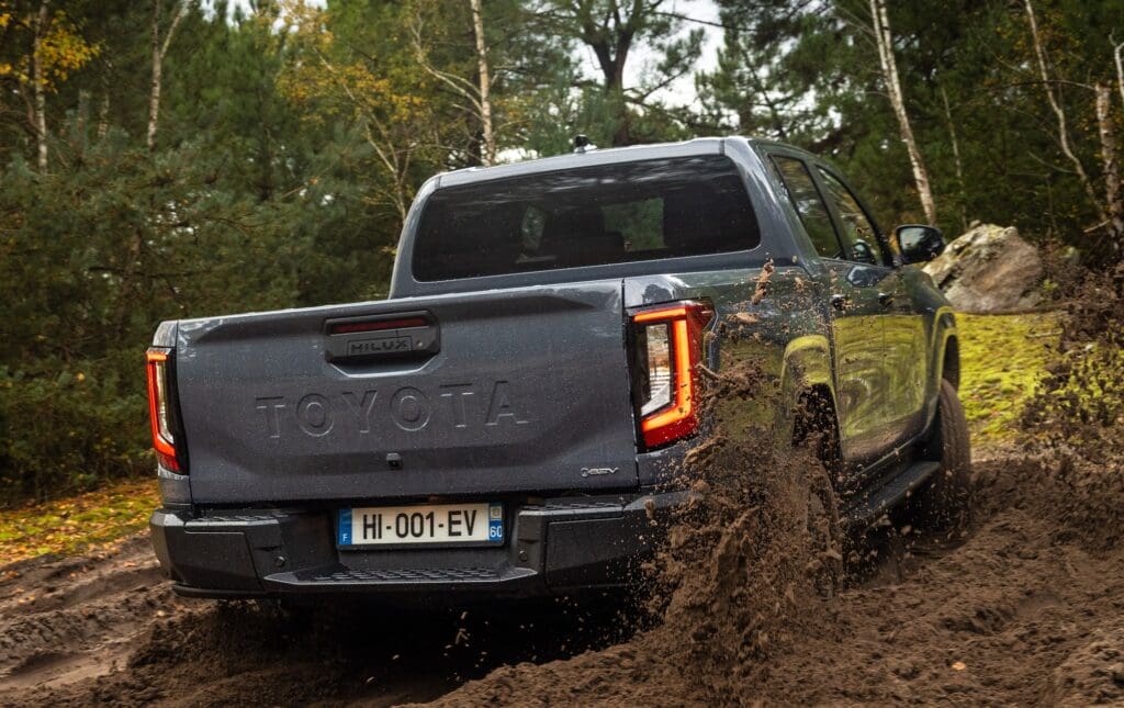 elektryczna Toyota Hilux