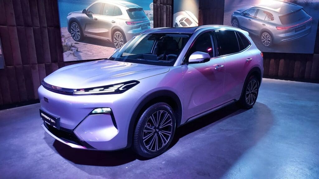 duży hybrydowy SUV Geely