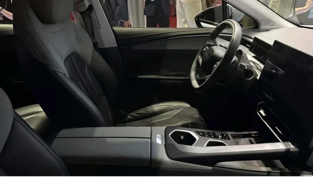 nowe wnętrze nowej Omody 5