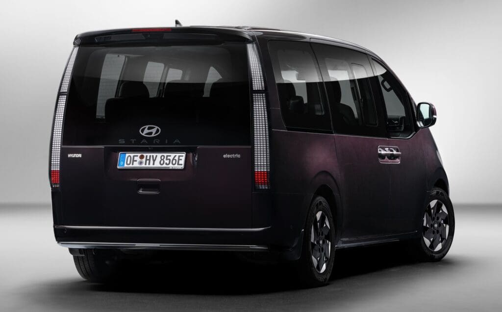 nowy VAN STARIA Electric