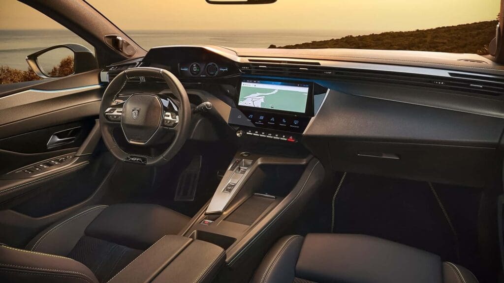 Hybrydowy Peugeot 408, elektryczny Peugeot E-408, źródło: Peugeot