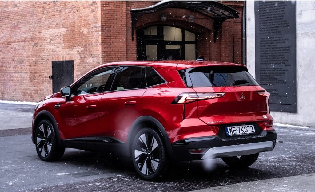 hybrydowy SUV Mitsubishi Grandis