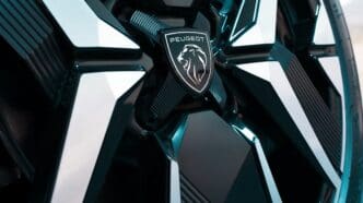 Peugeot wprowadza silnik Turbo 100