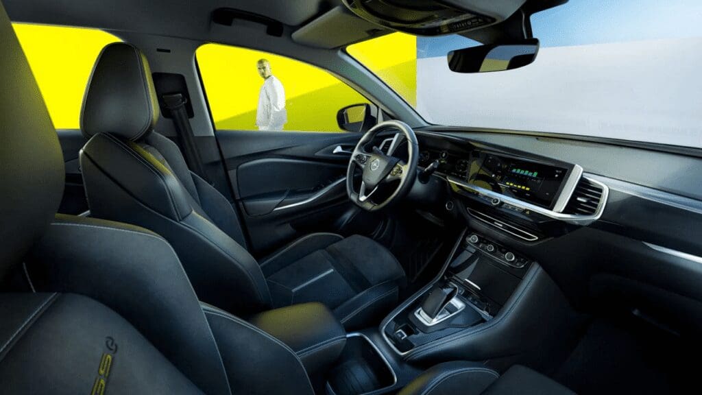 Opel Grandland GSe wnętrze