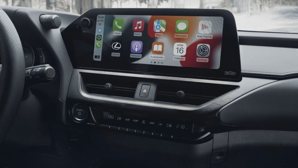 Lexus UX kokpit
