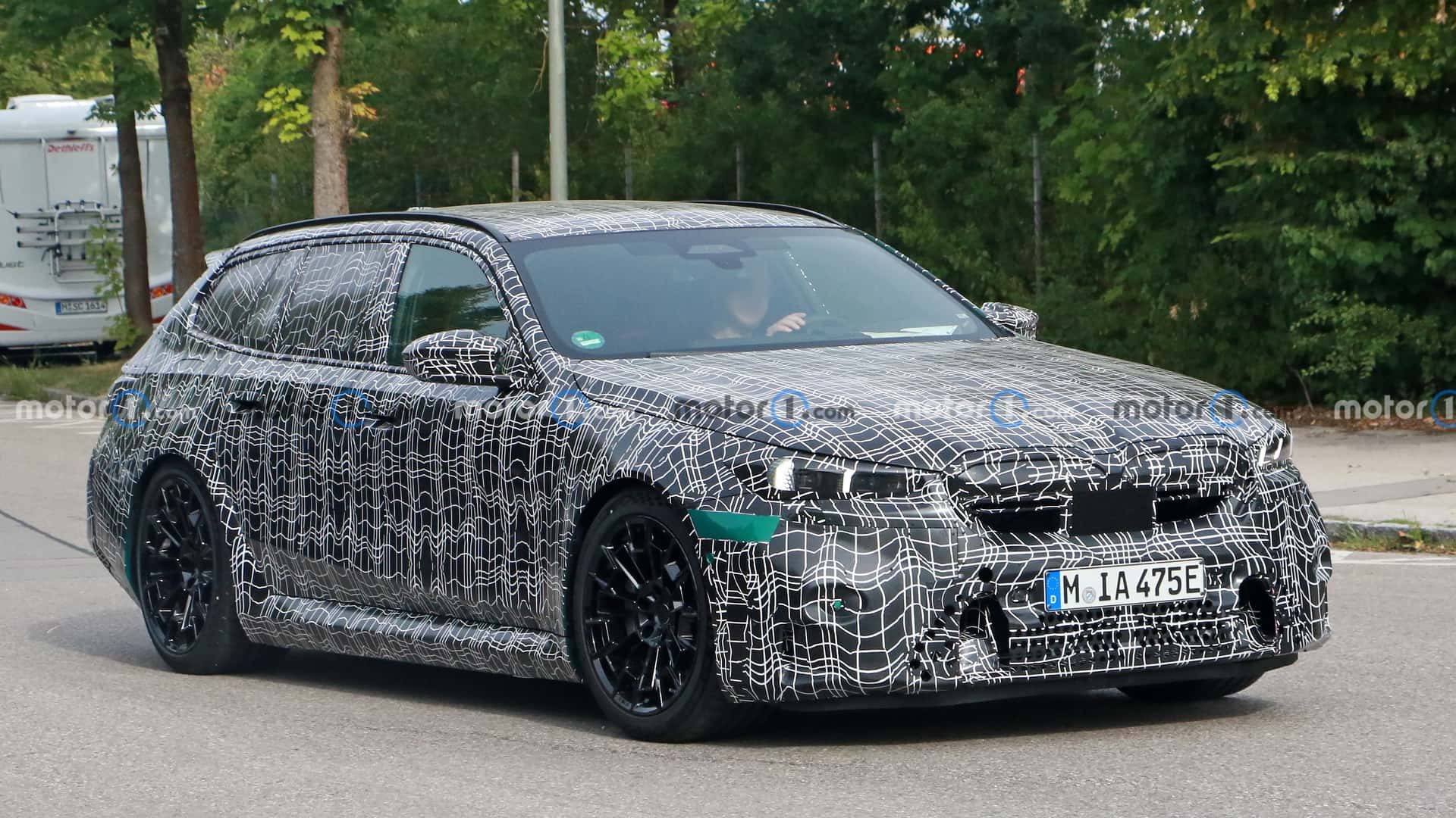 BMW M5 Touring 2024. Powrót Legendy Moto Magazyn