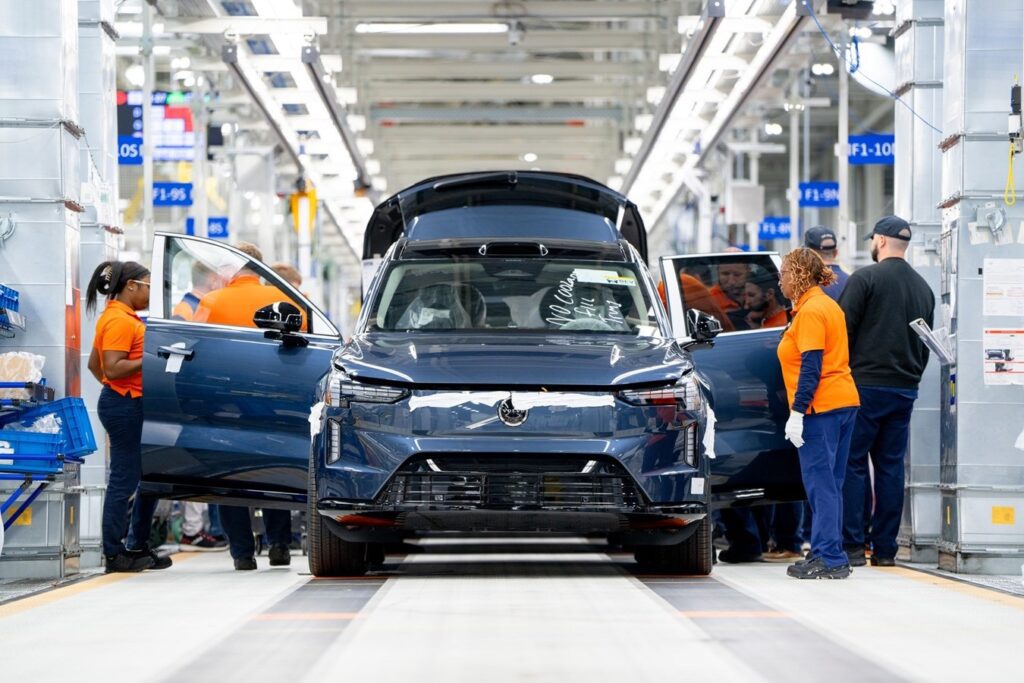 Volvo EX90 Elektryczny SUV produkcja