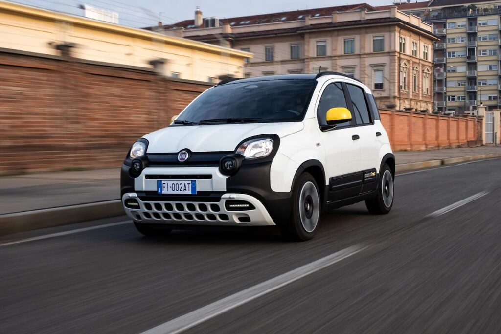 fiat panda hybrid 70 KM technologia android auto