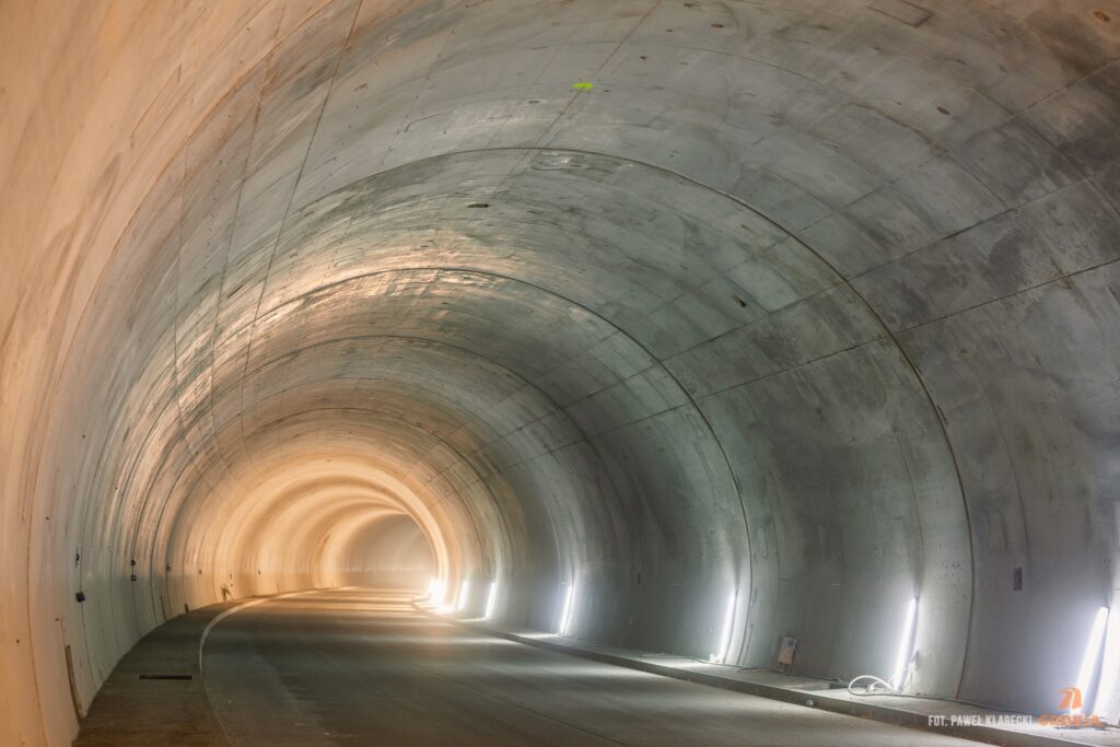 nowoczesne rozwiązanie w tunelu na S1