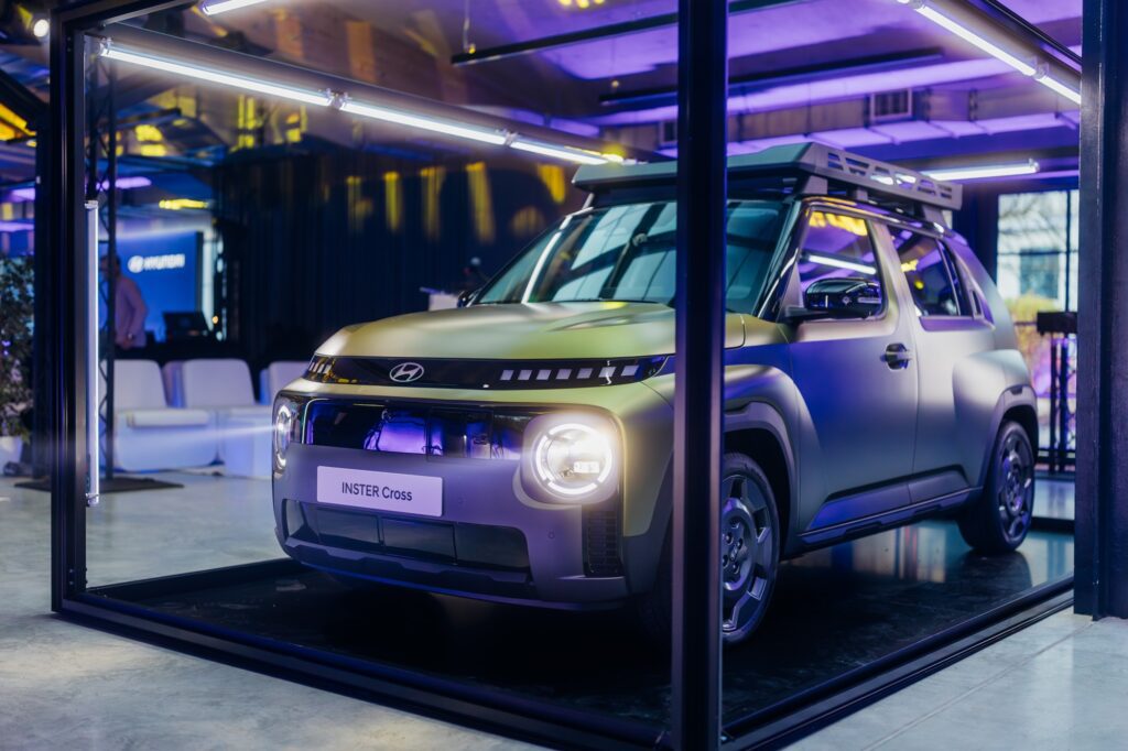 nowy elektryczny SUV Inster