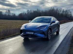 Wzrost sprzedaży chińskich samochodów BYD, źródło: BYD