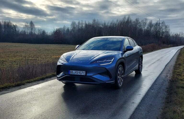 Wzrost sprzedaży chińskich samochodów BYD, źródło: BYD