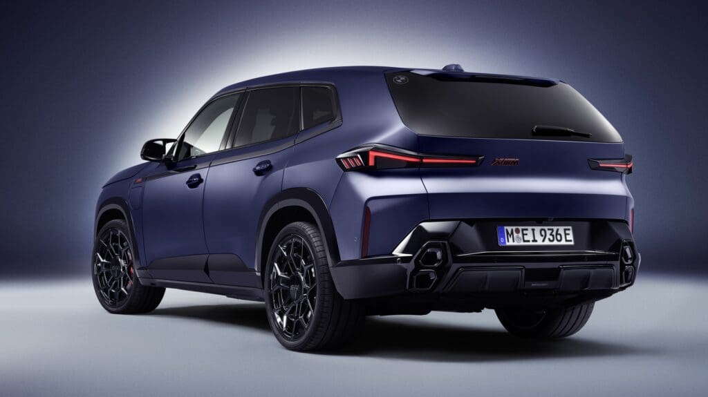 duży luksusowy SUV BMW XM
