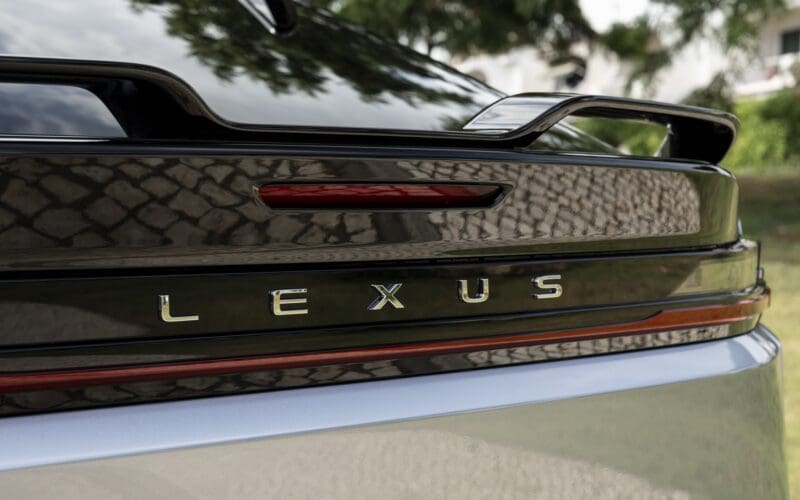 nowy LEXUS RZ 2026