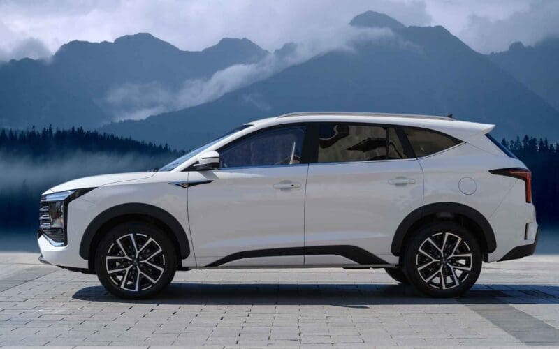 Nowy JAC JS8 PRO