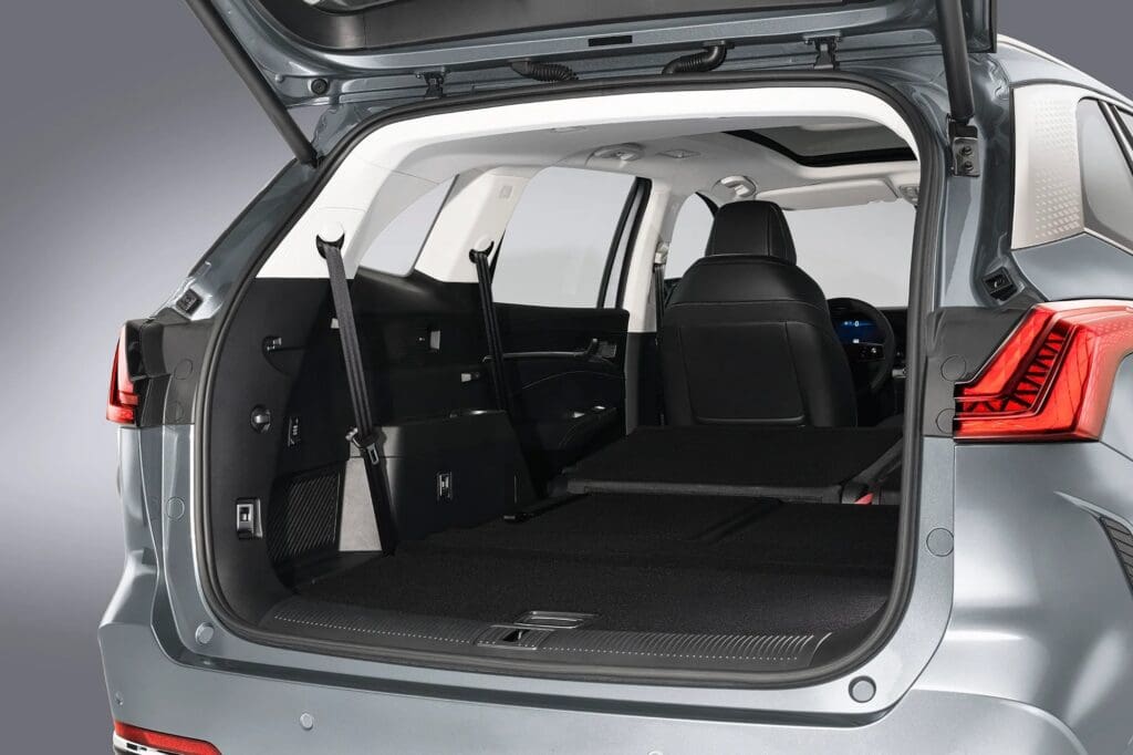 7 miejscowy SUV MG QS