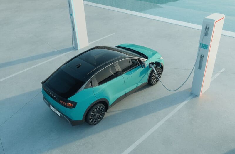 Elektryczny Nissan Leaf 2025