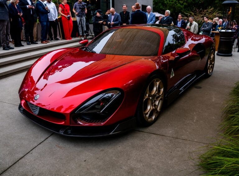 kolekcjonerski model Alfa Romeo 33 Stradale