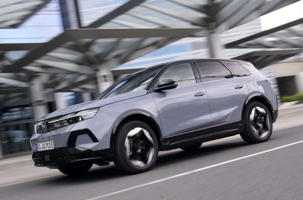 nowy SUV Grandland Electric