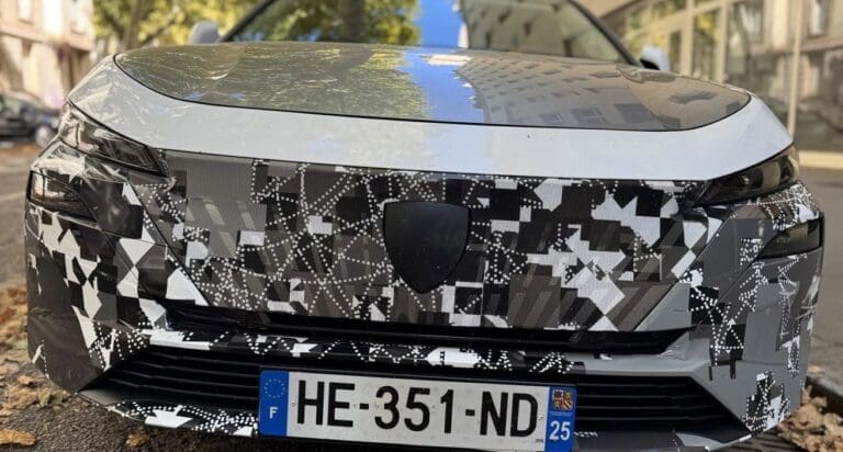 nowy Peugeot 308 na zdjęciach