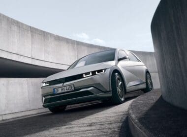 sprzedaż samochodów elektrycznych w 2025 roku